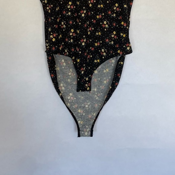 NWOT Perfect Peach Black Floral V-Neck Short Sleeve Bodysuit, NEW Medium or XL - Picture 5 of 6